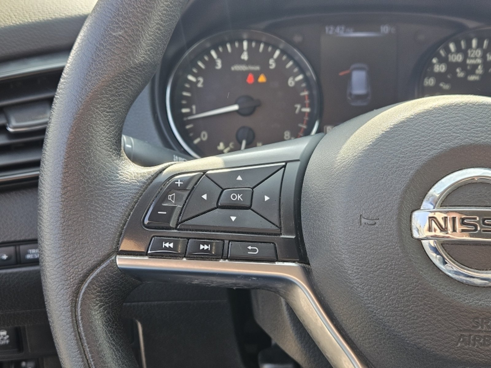 NISSAN X-TRAIL 2.5 SENSE CVT 2F AT 2018 - Imagen 17 de 20