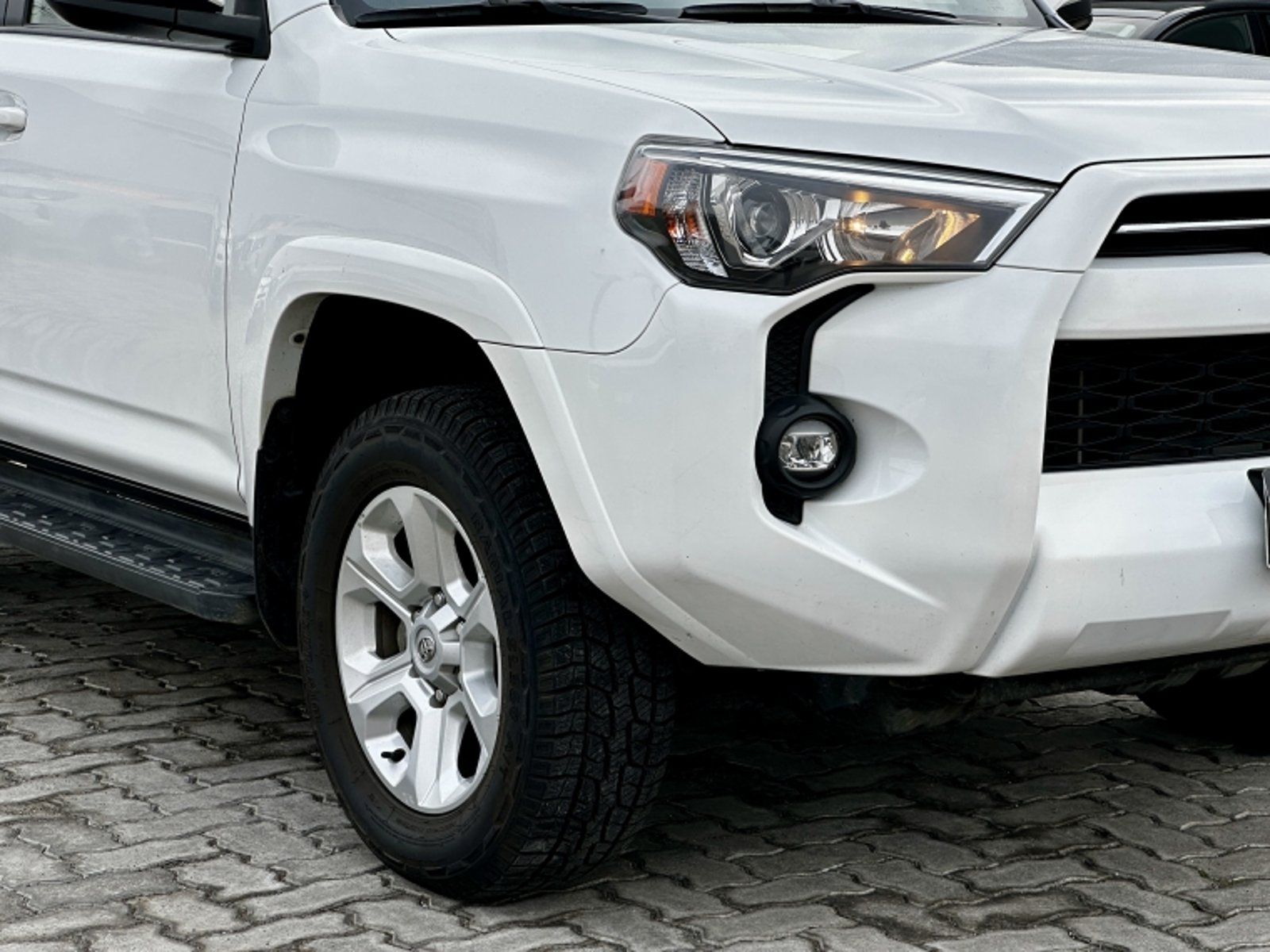 TOYOTA 4RUNNER 4.0  SR5  AT  4X4 2024 - Imagen 4 de 20