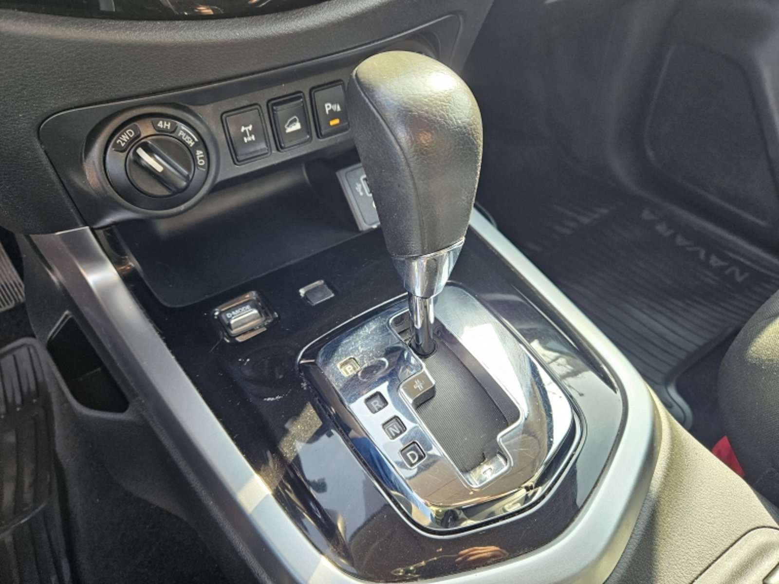 NISSAN NAVARA 2.3 DC XE AT 4X4 DIESEL 2024 - Imagen 14 de 19