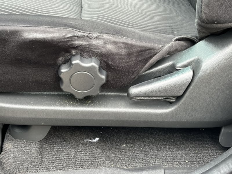 Mitsubishi MONTERO SPORT 3.0 AT  4X2 2020 - Imagen 13 de 20