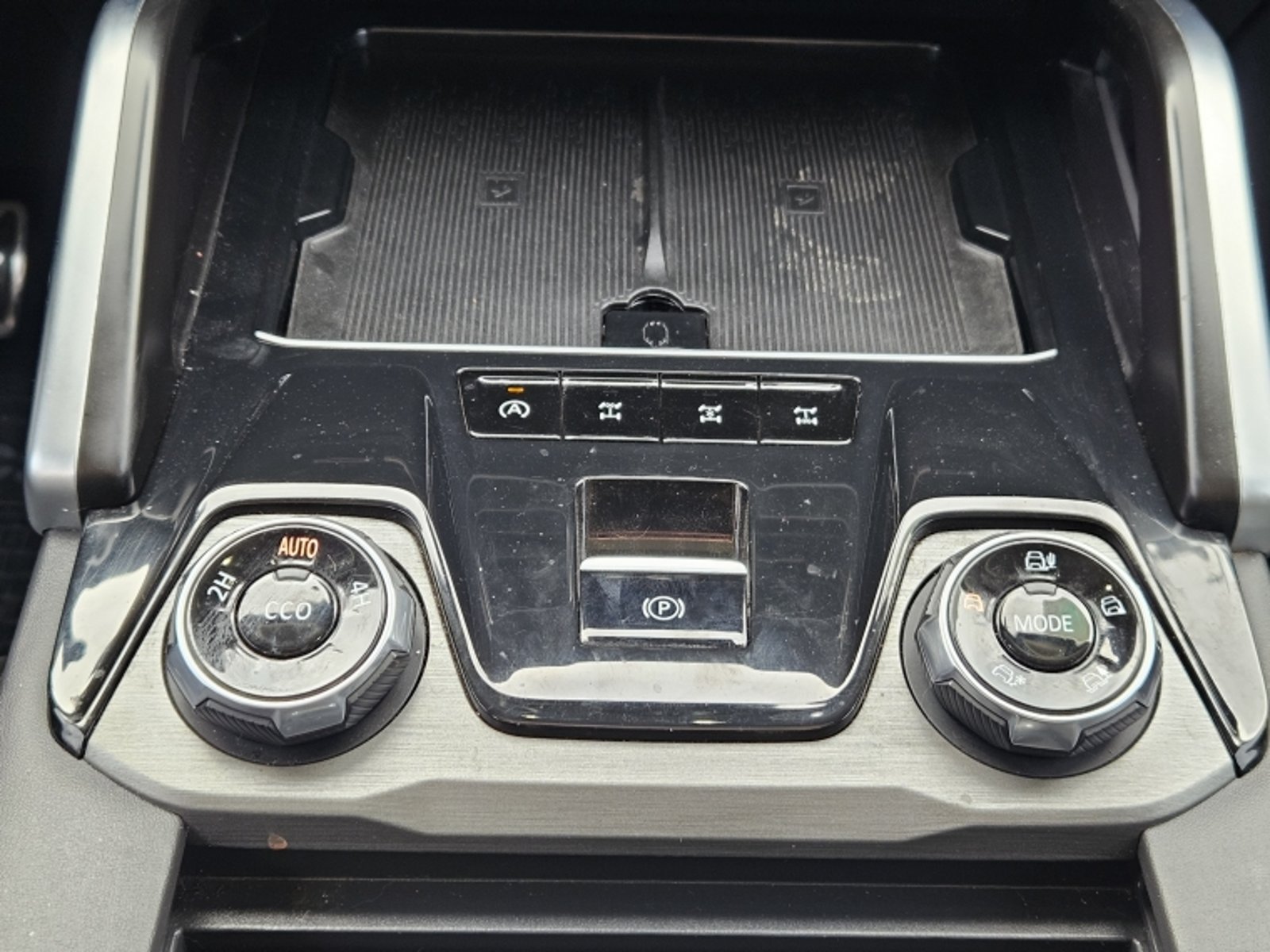 MAXUS D90 FLAGSHIP AT 4X4 2.0 T 2024 - Imagen 12 de 20