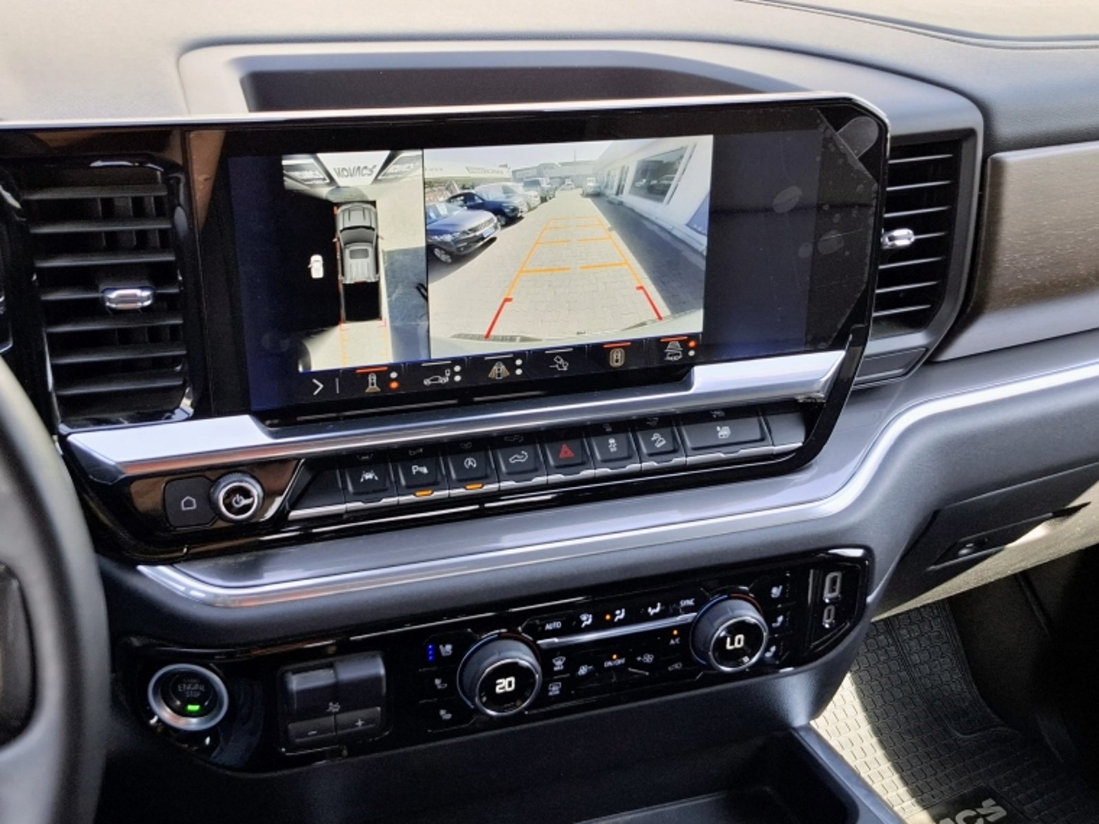 CHEVROLET SILVERADO HC AT 2025 - Imagen 16 de 20