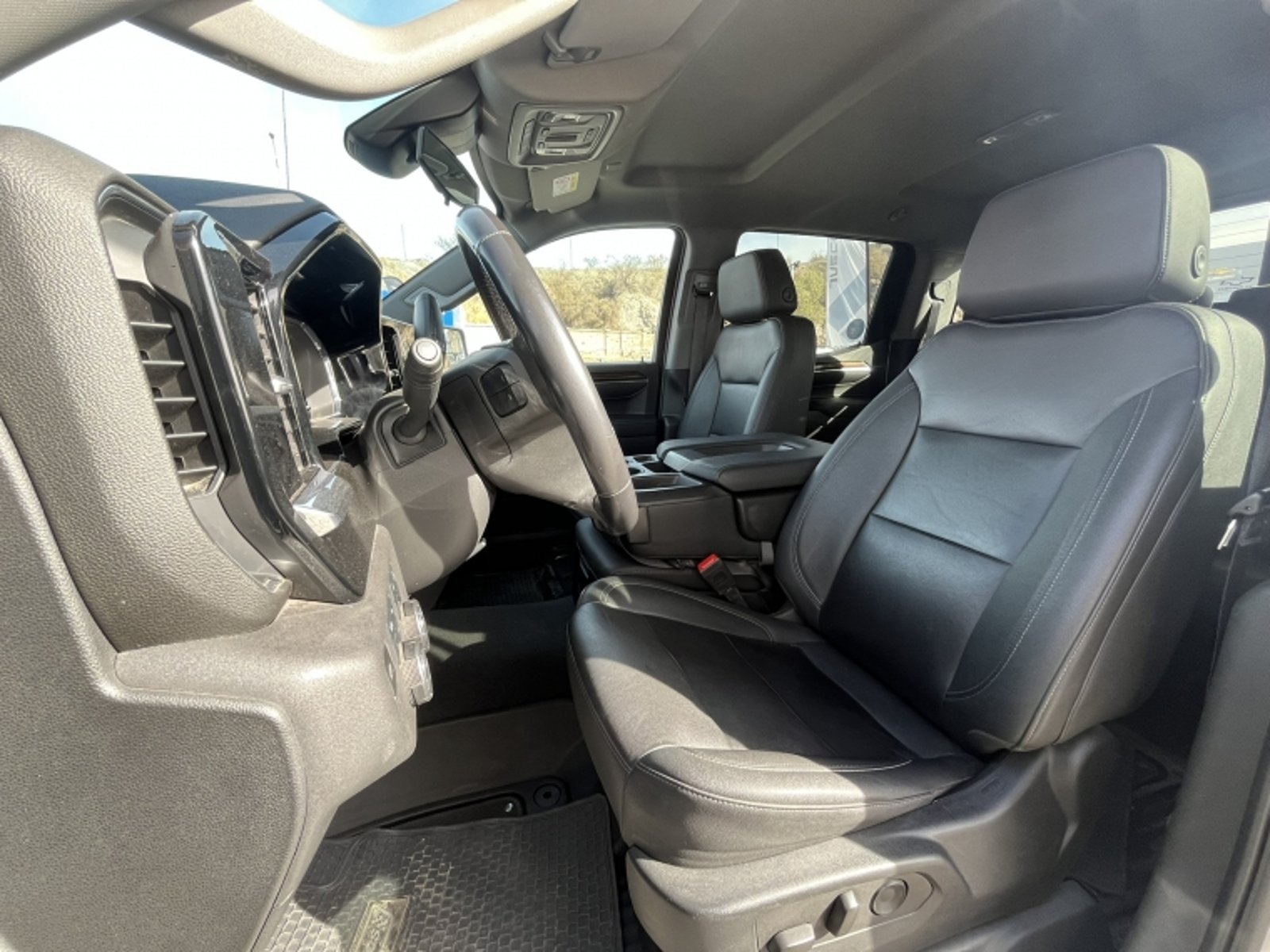 CHEVROLET SILVERADO TB 4WD 5.3 2023 - Imagen 12 de 20