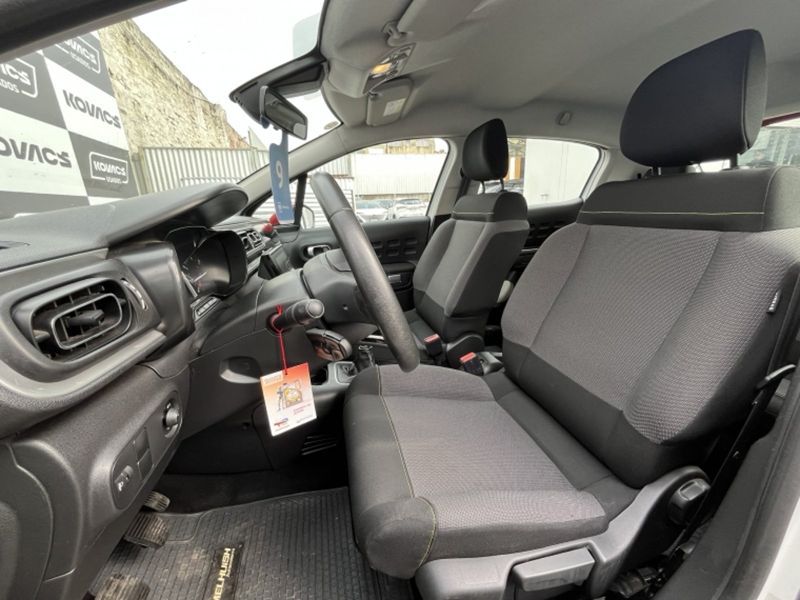 Citroën C-3 BLUEHDI 100 S&S FEEL MT 2023 - Imagen 13 de 20