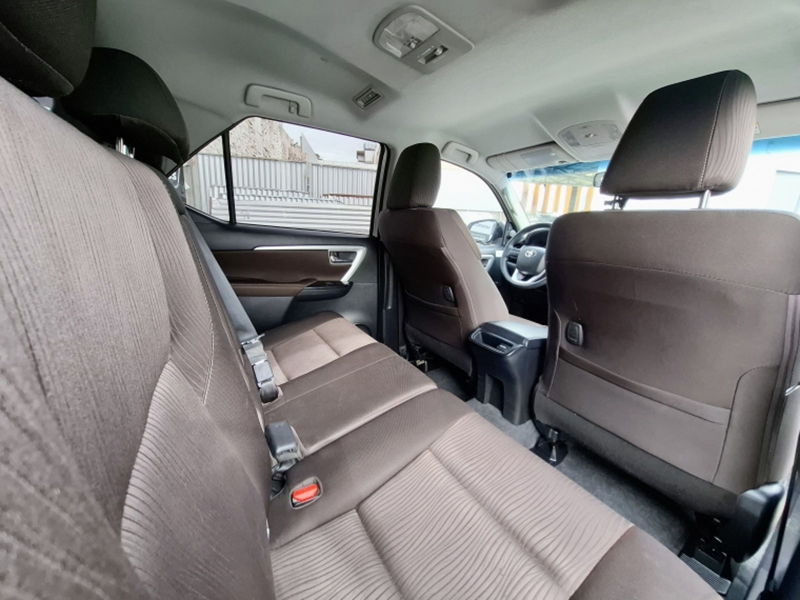TOYOTA FORTUNER FORTUNER OTTO 2.7 AUT 4X2 2018 - Imagen 18 de 20