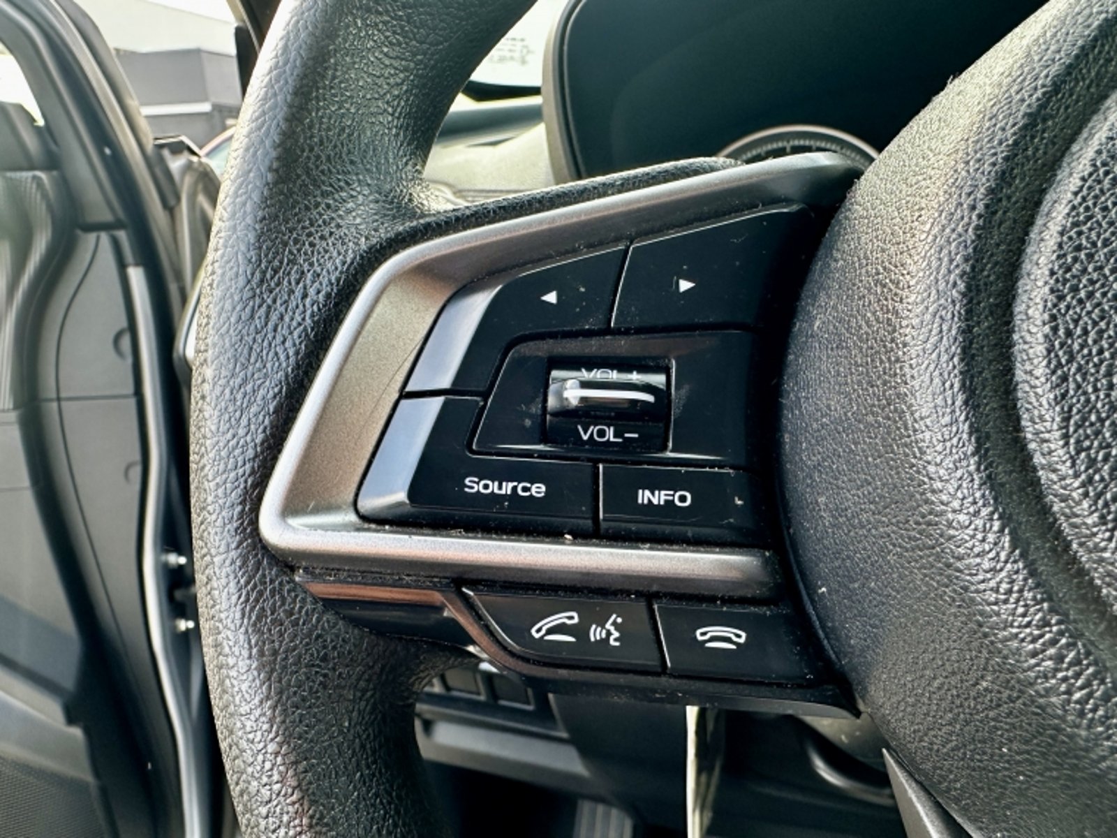SUBARU FORESTER 2.0 X AT 4X4 2022 - Imagen 12 de 19