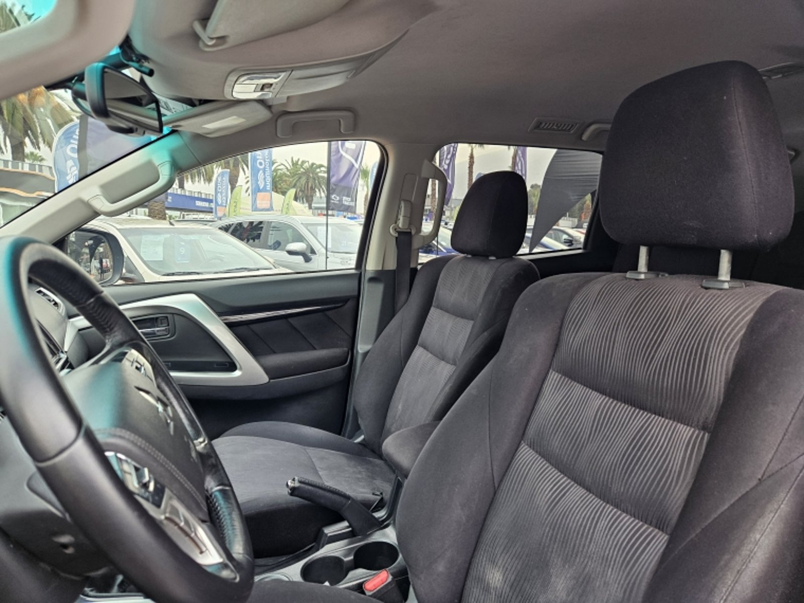 MITSUBISHI MONTERO SPORT MT 4X2 2.4 2017 - Imagen 15 de 19