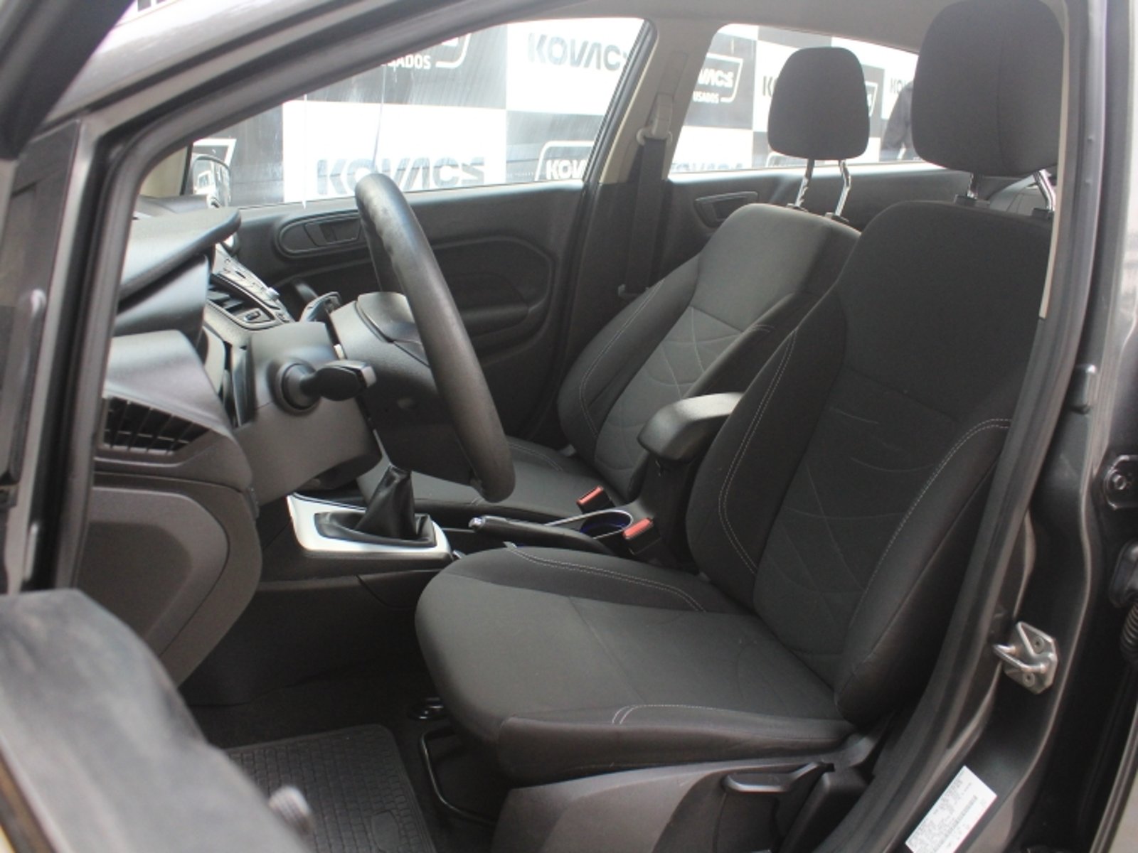 Ford FIESTA 1.6  5P  SE  MT 2017 - Imagen 13 de 17