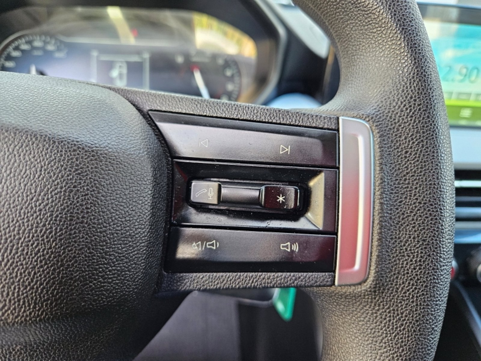 Chevrolet SAIL 1.5 HB LTZ MT 2025 - Imagen 17 de 18