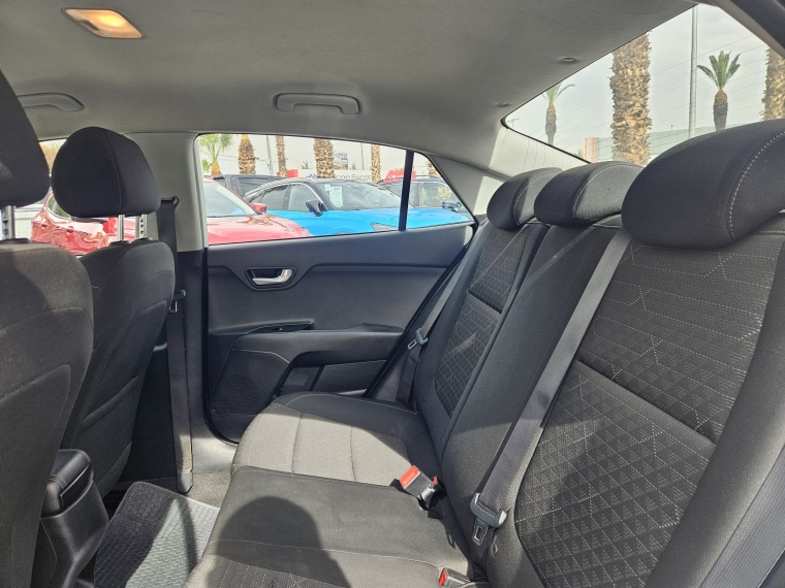 Kia RIO 4 LX 1.4 MT 2021 - Imagen 8 de 20