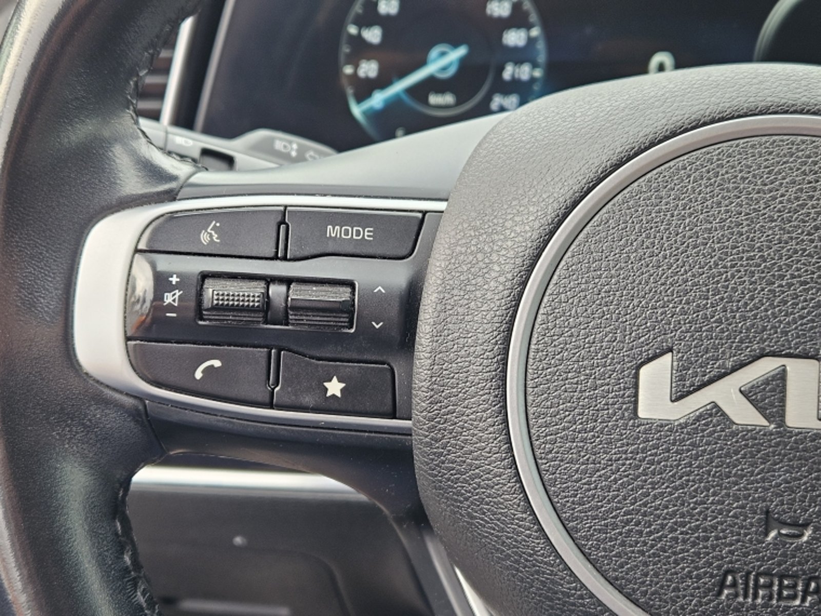 KIA SPORTAGE EX 2.0 AUT 2023 - Imagen 18 de 20