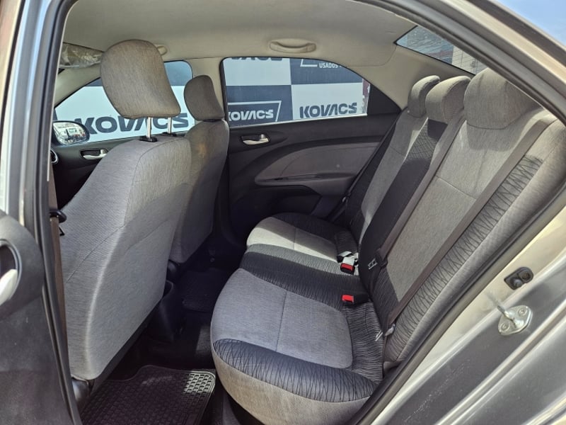 Kia SOLUTO 1.4 EX FULL MT 2024 - Imagen 8 de 17