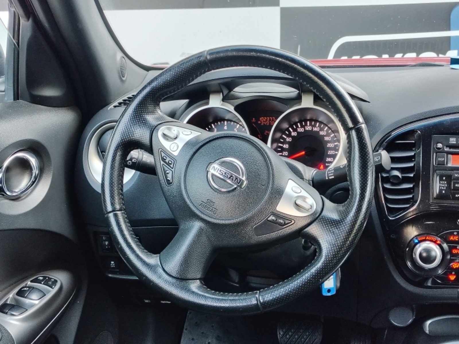 NISSAN JUKE 1.6  MID  CVT 2014 - Imagen 11 de 20