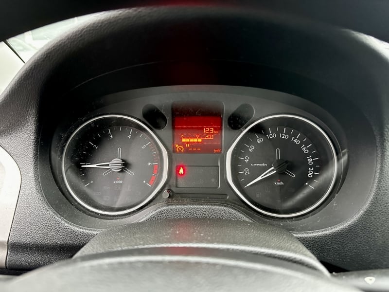 Citroën C-ELYSEE 1.6 HDI 92 SHINE MT DIESEL 2020 - Imagen 11 de 18