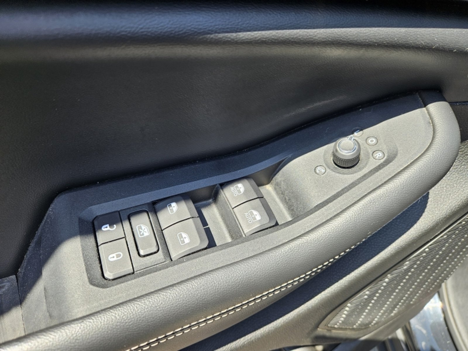 JEEP GRAND CHEROKEE 3.6 ALTITUDE 4X4 AT 2024 - Imagen 12 de 20