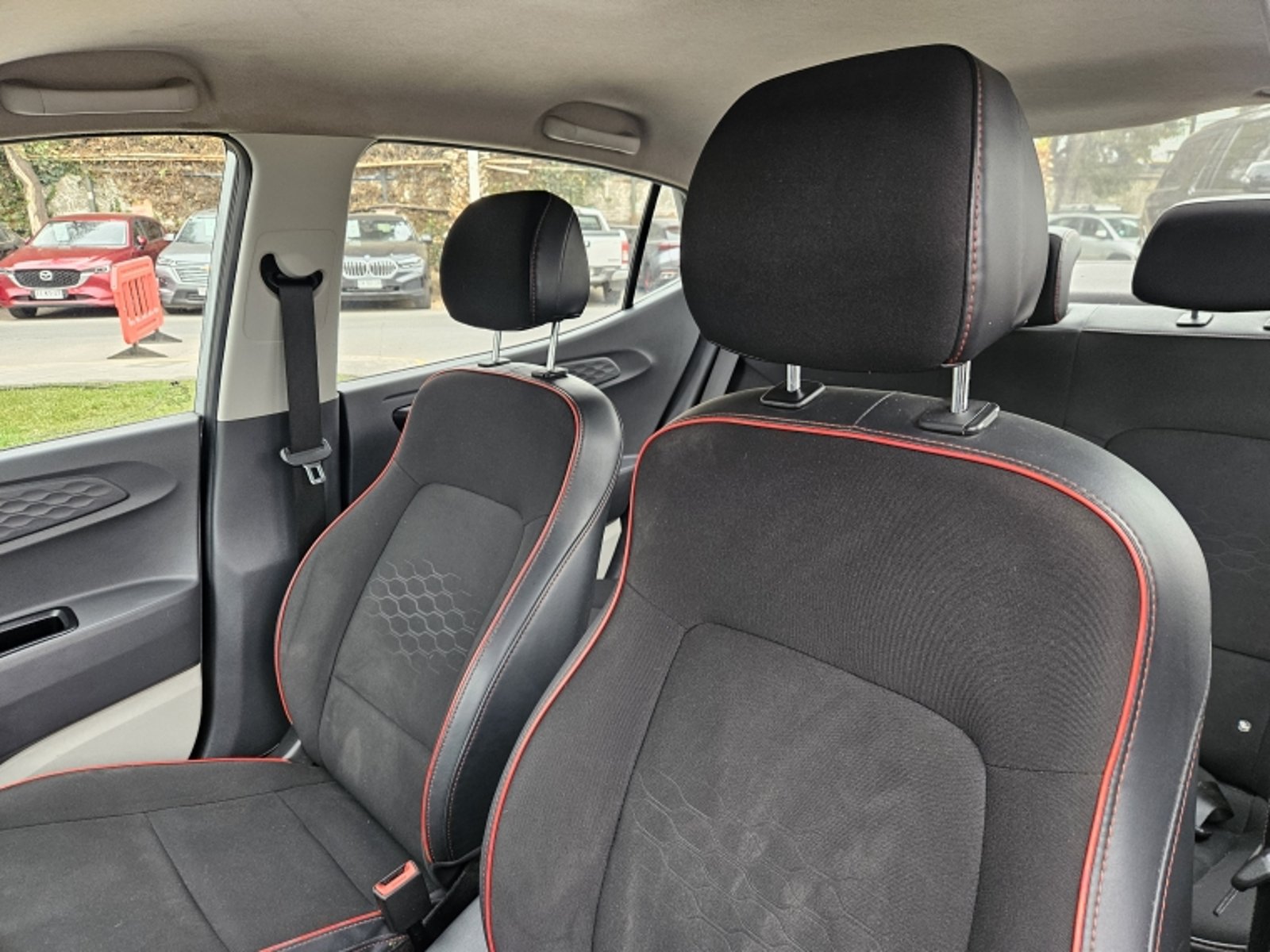 Hyundai GRAND I10 1.2 AI3 HB PLUS MT 2022 - Imagen 12 de 19