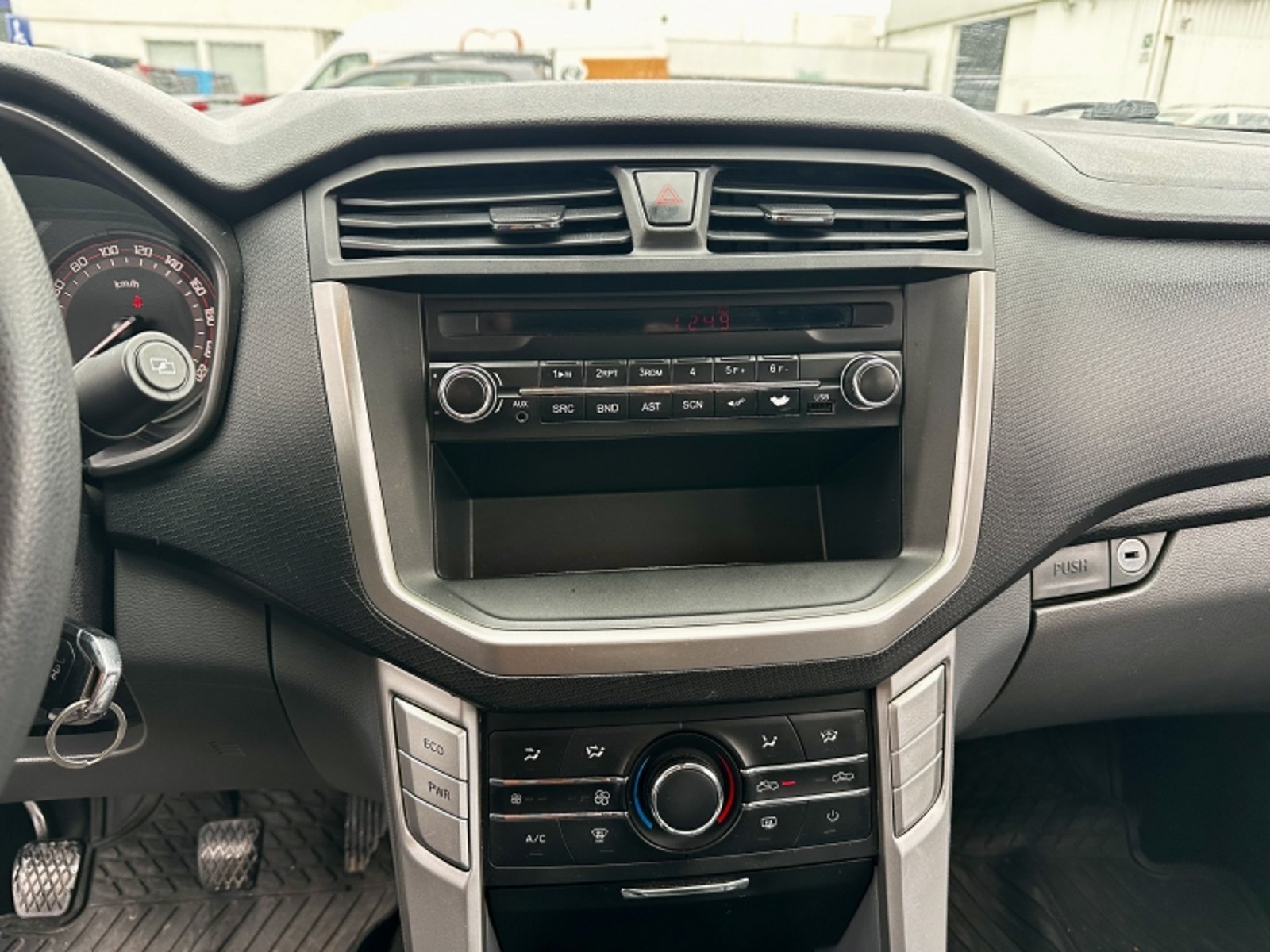 MAXUS T60 T60 DX 2.8 2022 - Imagen 13 de 18