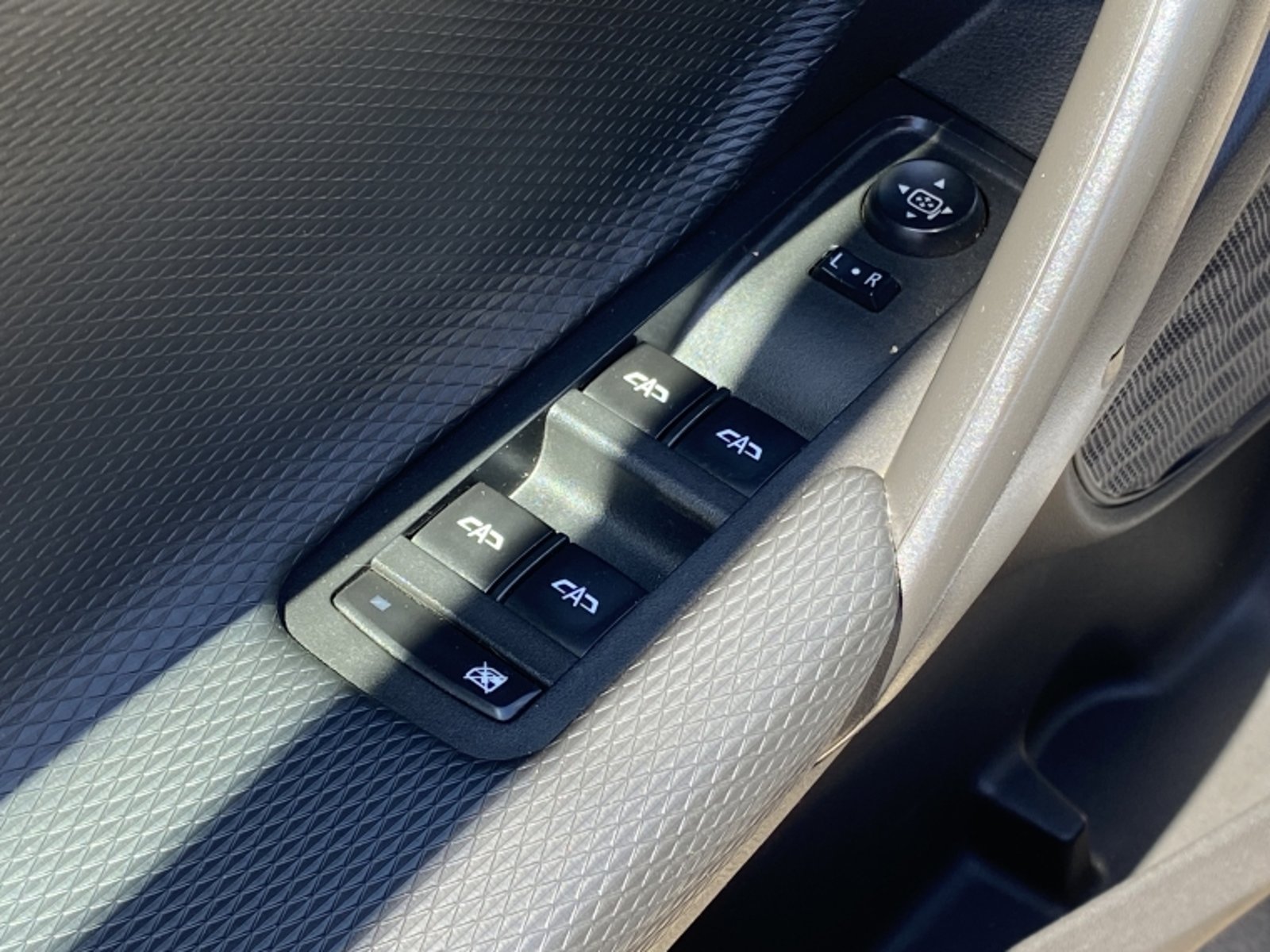 CHEVROLET TRACKER LS P2 MT 1.2 2022 - Imagen 9 de 20