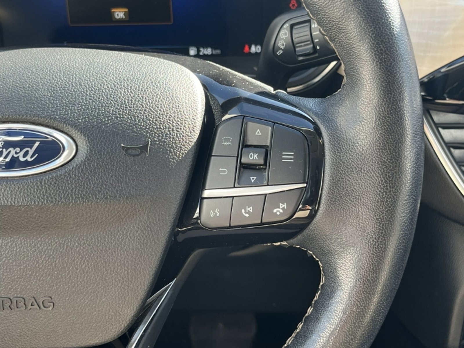 Ford ESCAPE 2.5 TITANIUM HEV AT 4X4 HIBRIDO 2023 - Imagen 19 de 20
