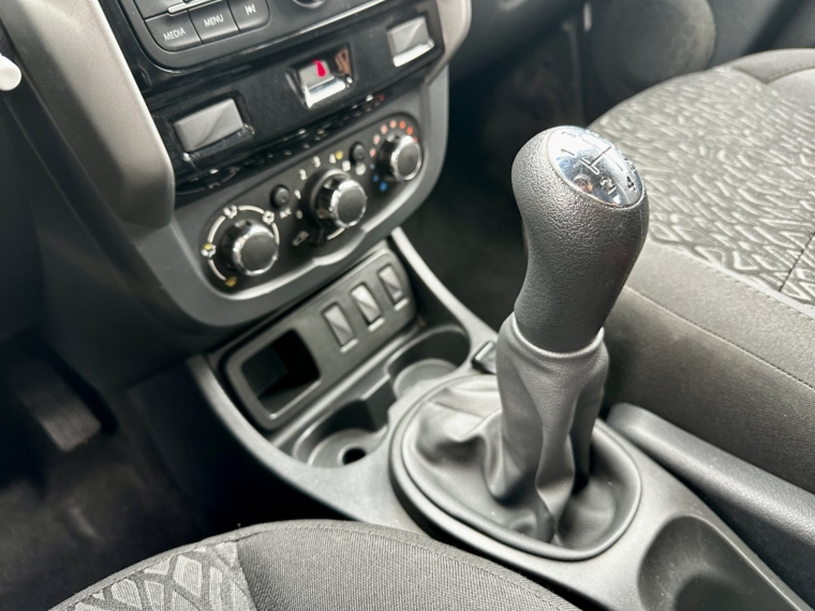 RENAULT OROCH ZEN CD MT 1.6 2019 - Imagen 14 de 18