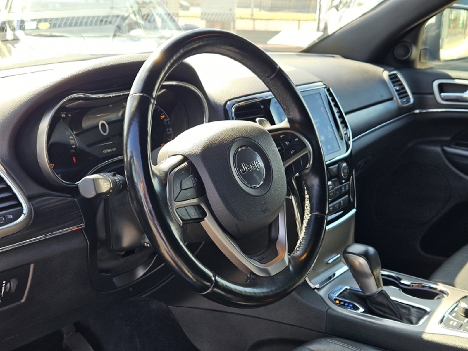 JEEP GRAND CHEROKEE 3.6 LIMITED LX AT 4X4 2022 - Imagen 17 de 20