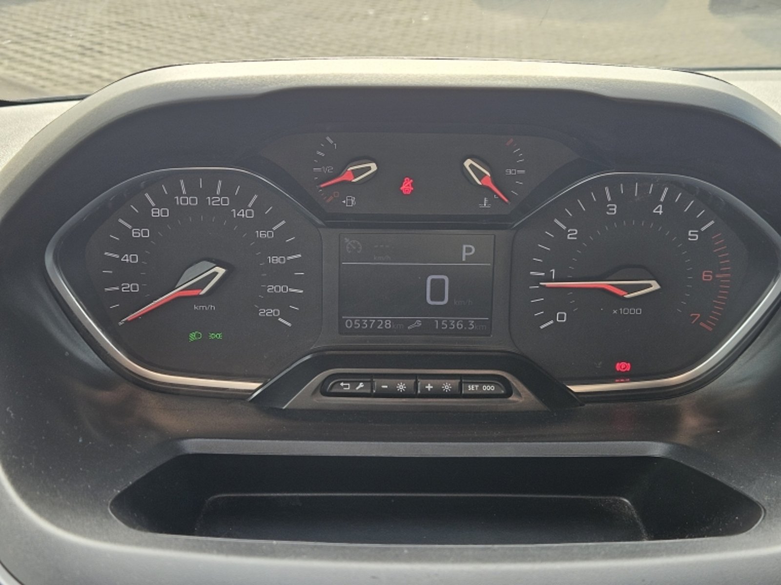 PEUGEOT RIFTER 1.5 ALLURE BLUEHDI 130 AT DIESEL 2023 - Imagen 8 de 20
