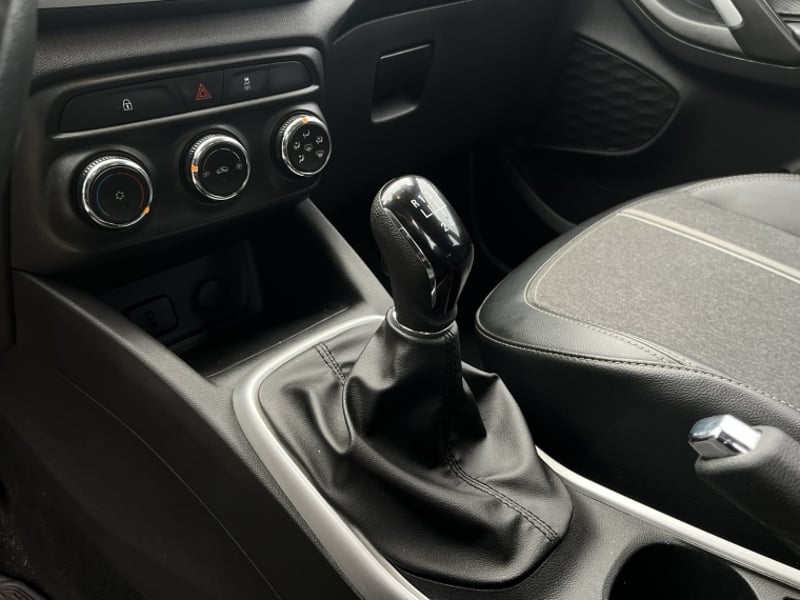 Chevrolet TRACKER 1.2T LTZ MT 2023 - Imagen 15 de 20