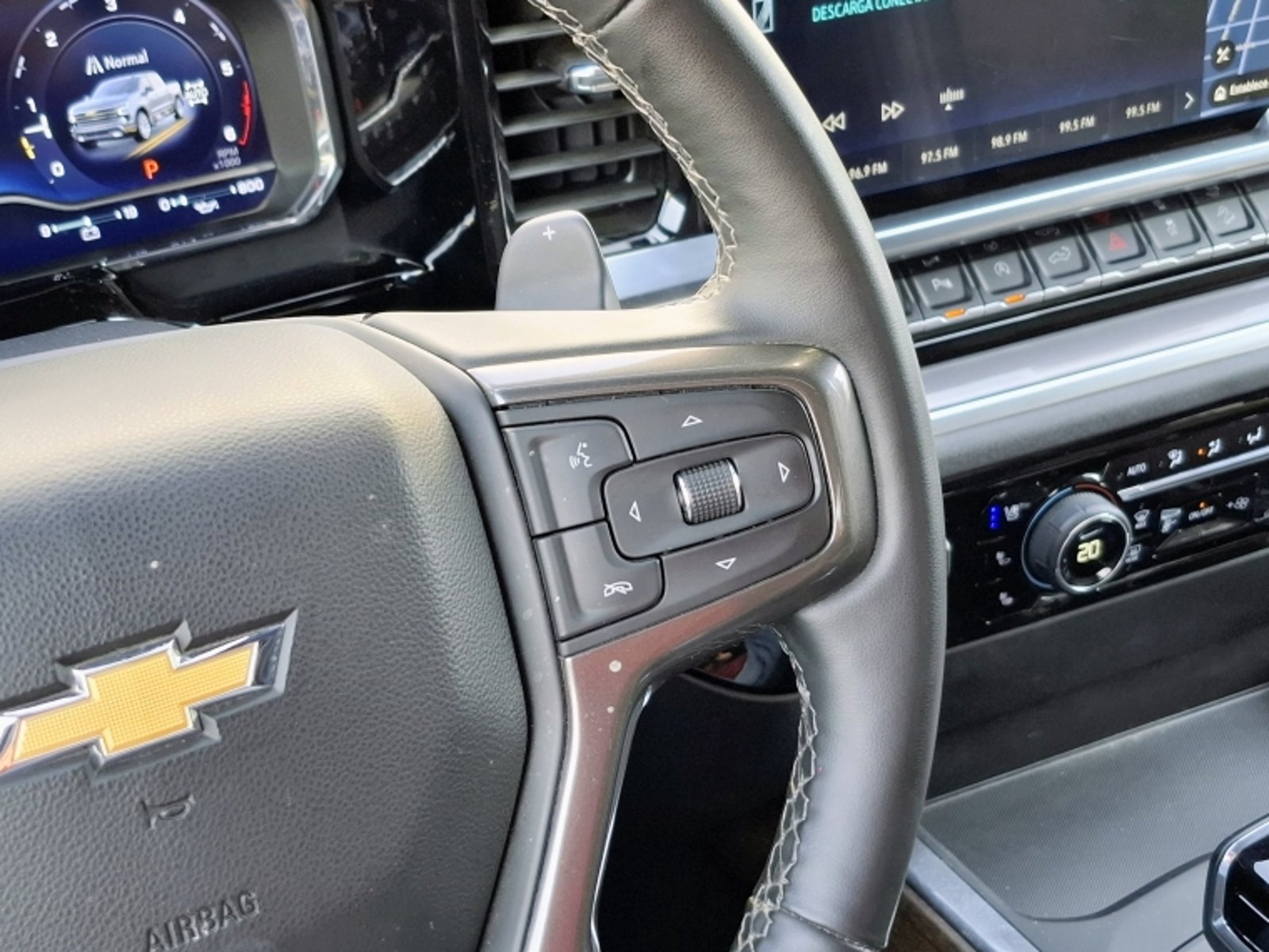CHEVROLET SILVERADO HC AT 2025 - Imagen 13 de 20