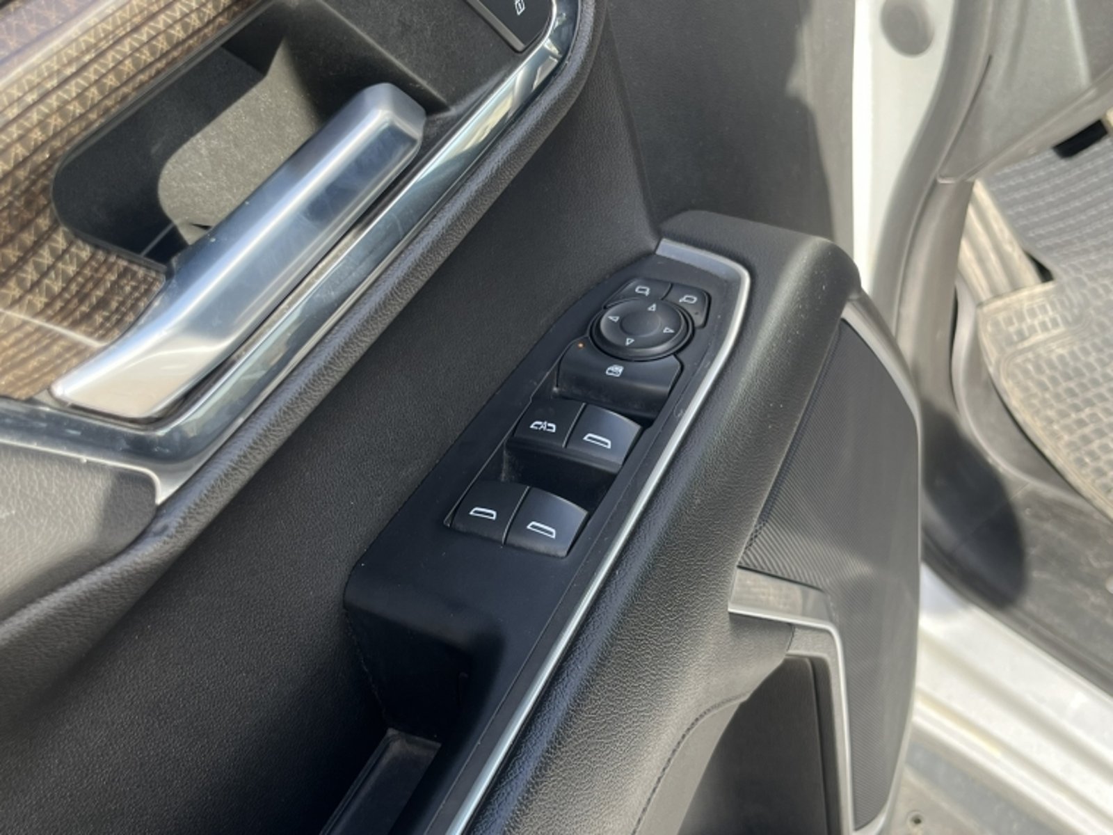 CHEVROLET SILVERADO TB 4WD 5.3 2023 - Imagen 10 de 20