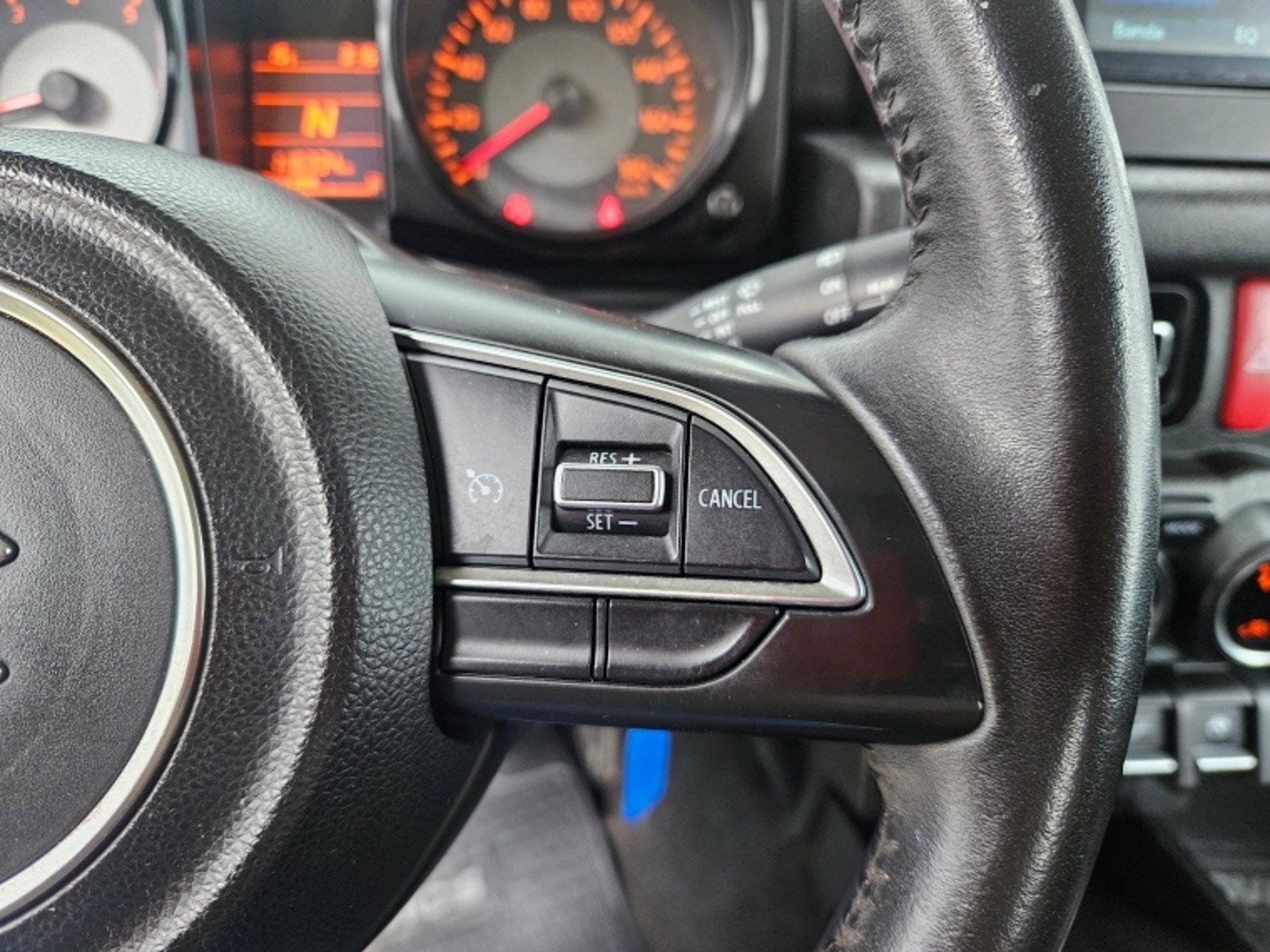 Suzuki JIMNY 1.5 GLX AT 4X4 2020 - Imagen 15 de 18