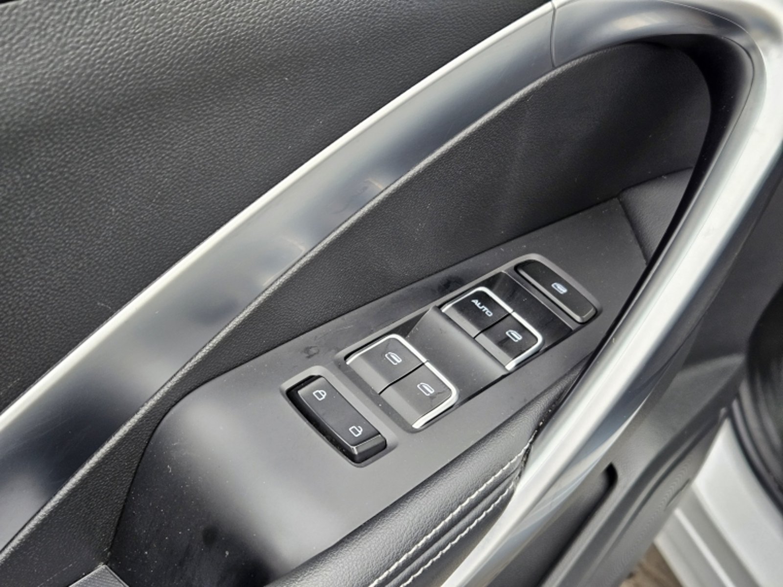 CHEVROLET CAPTIVA PREMIER P AT 2025 - Imagen 14 de 20