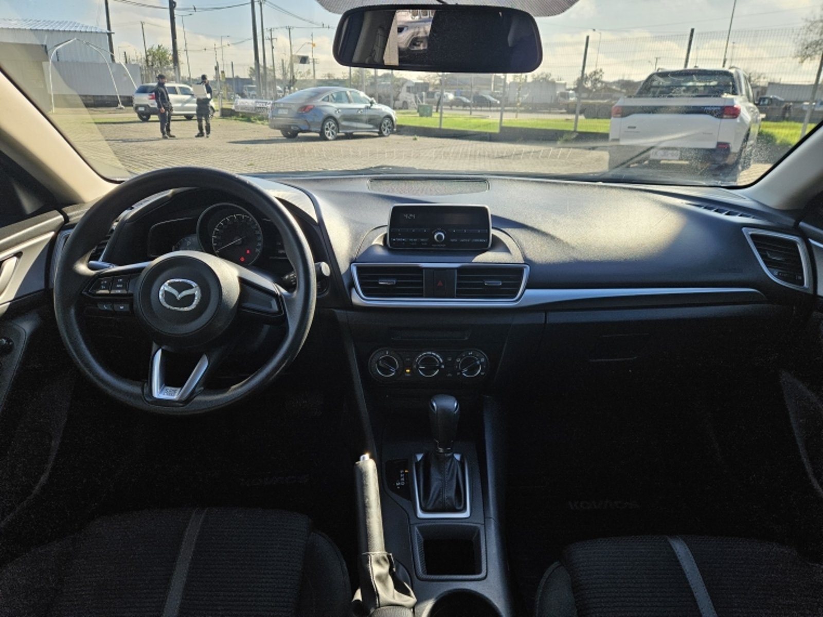 Mazda 3 S L AT 1.6 2018 - Imagen 9 de 18