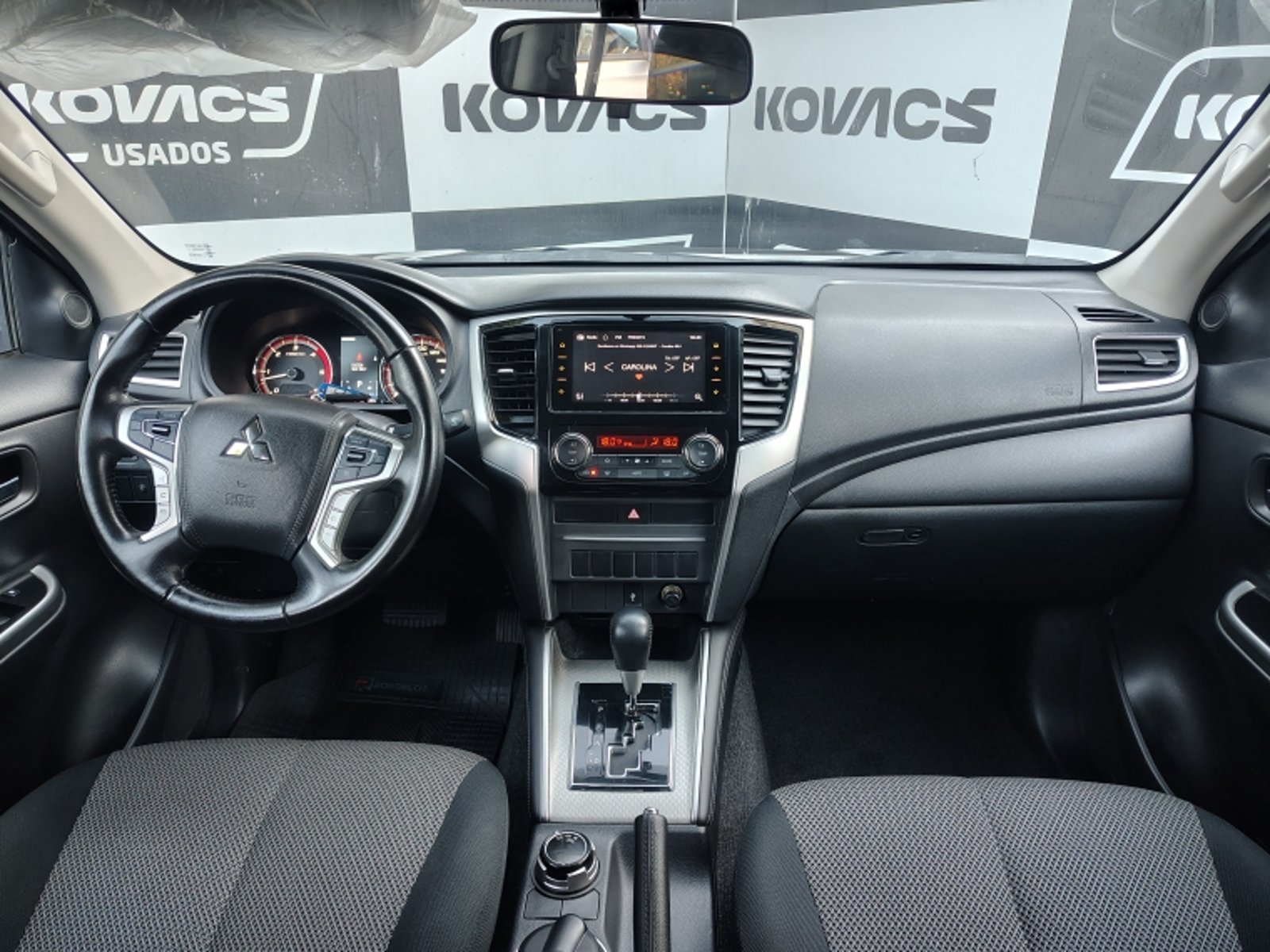 MITSUBISHI L200 2.4 TD DAKAR CRS HP AT  4X4  DOBLE CABINA 2023 - Imagen 9 de 19