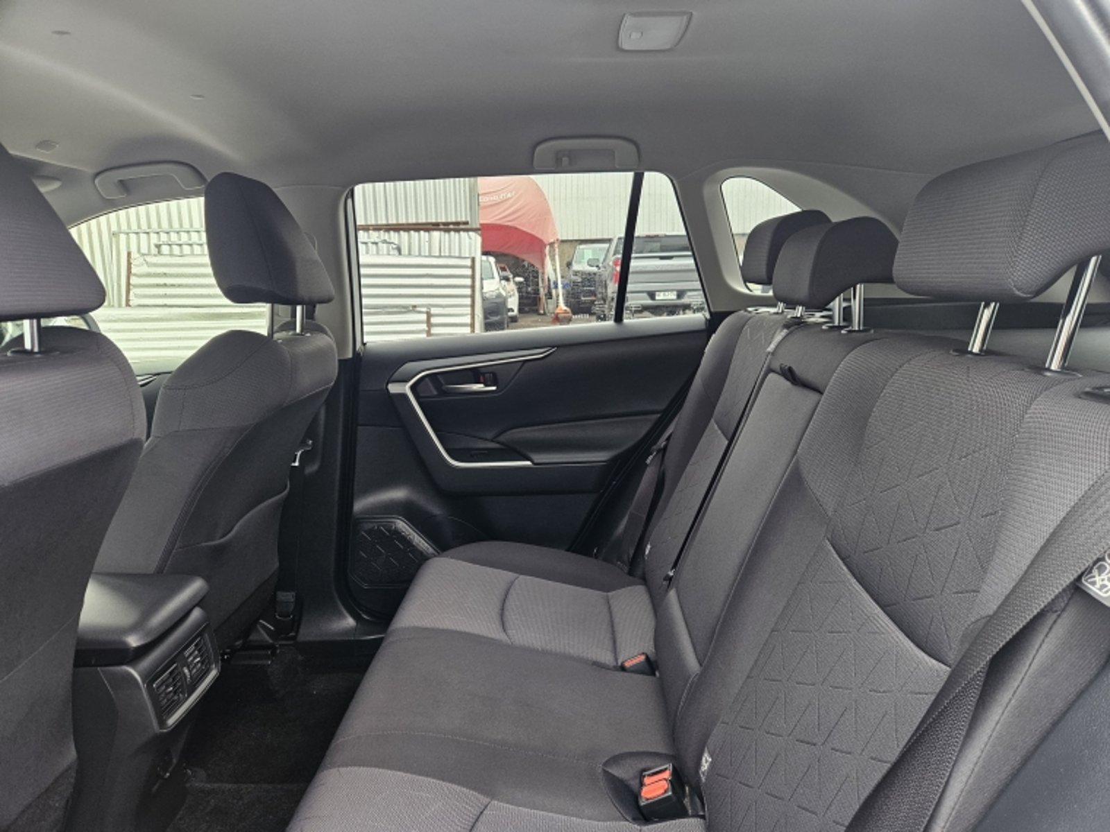 Toyota RAV4 2.0 XLE SAFETY SENSE AT 2023 - Imagen 8 de 20
