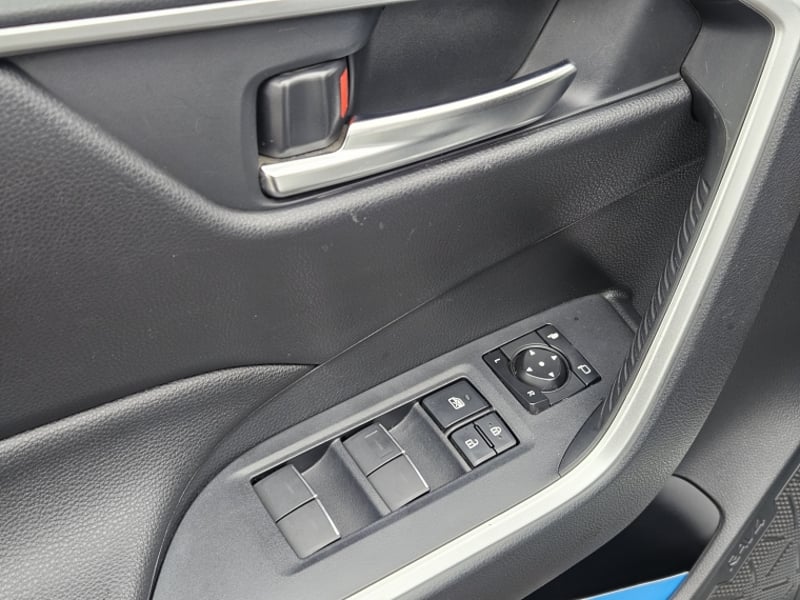 Toyota RAV4 2.0 XLE SAFETY SENSE AT 2023 - Imagen 15 de 20