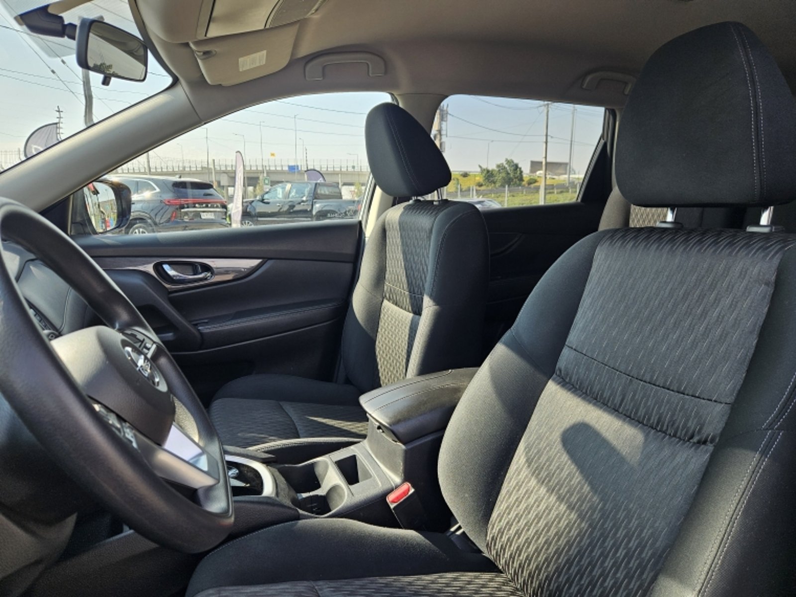 Nissan X-TRAIL SENSE 2ROW AT 2.5 2023 - Imagen 17 de 20