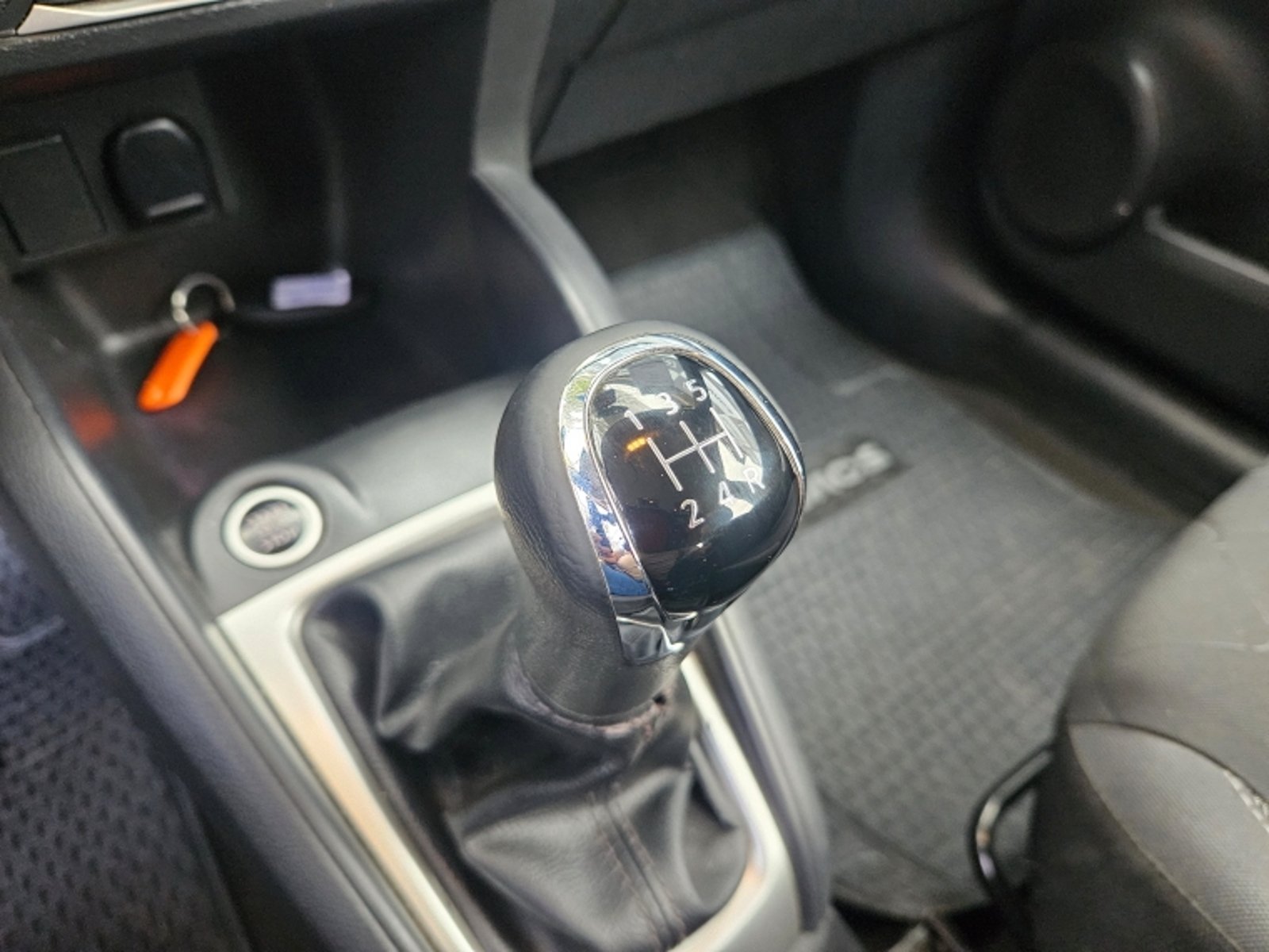 Nissan KICKS 1.6 ADVANCE MT 2019 - Imagen 17 de 18