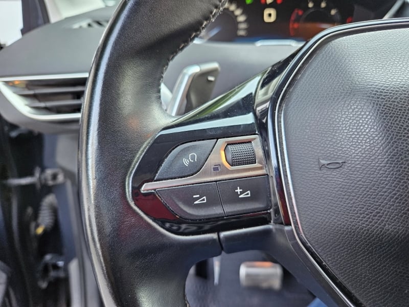 Peugeot 3008 1.5  ACTIVE AT DIESEL 2019 - Imagen 18 de 19