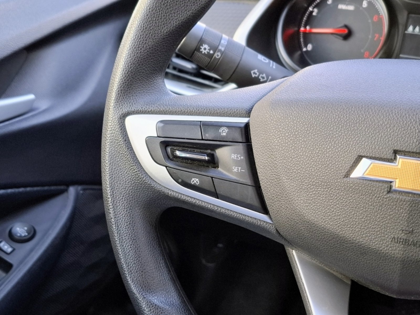 CHEVROLET ONIX LT MT 2024 - Imagen 11 de 20
