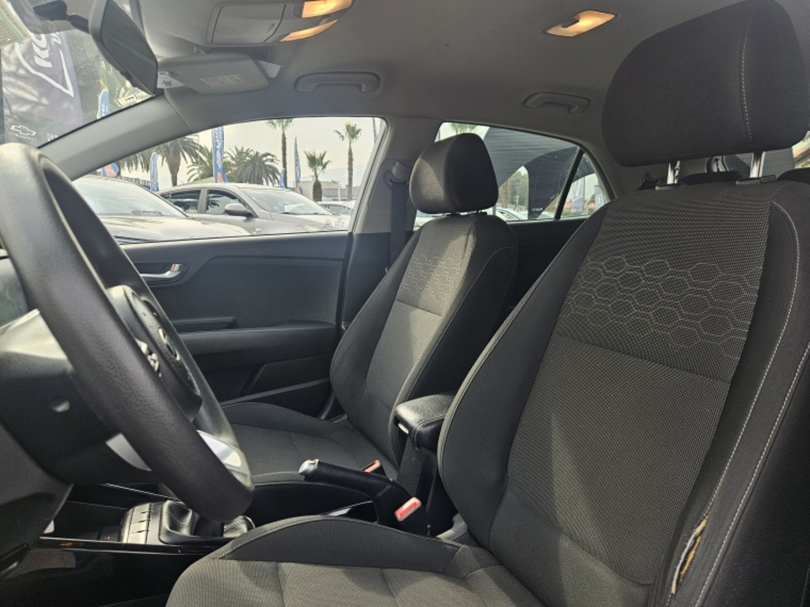 KIA RIO 5 EX 1.4 MT 2021 - Imagen 15 de 20