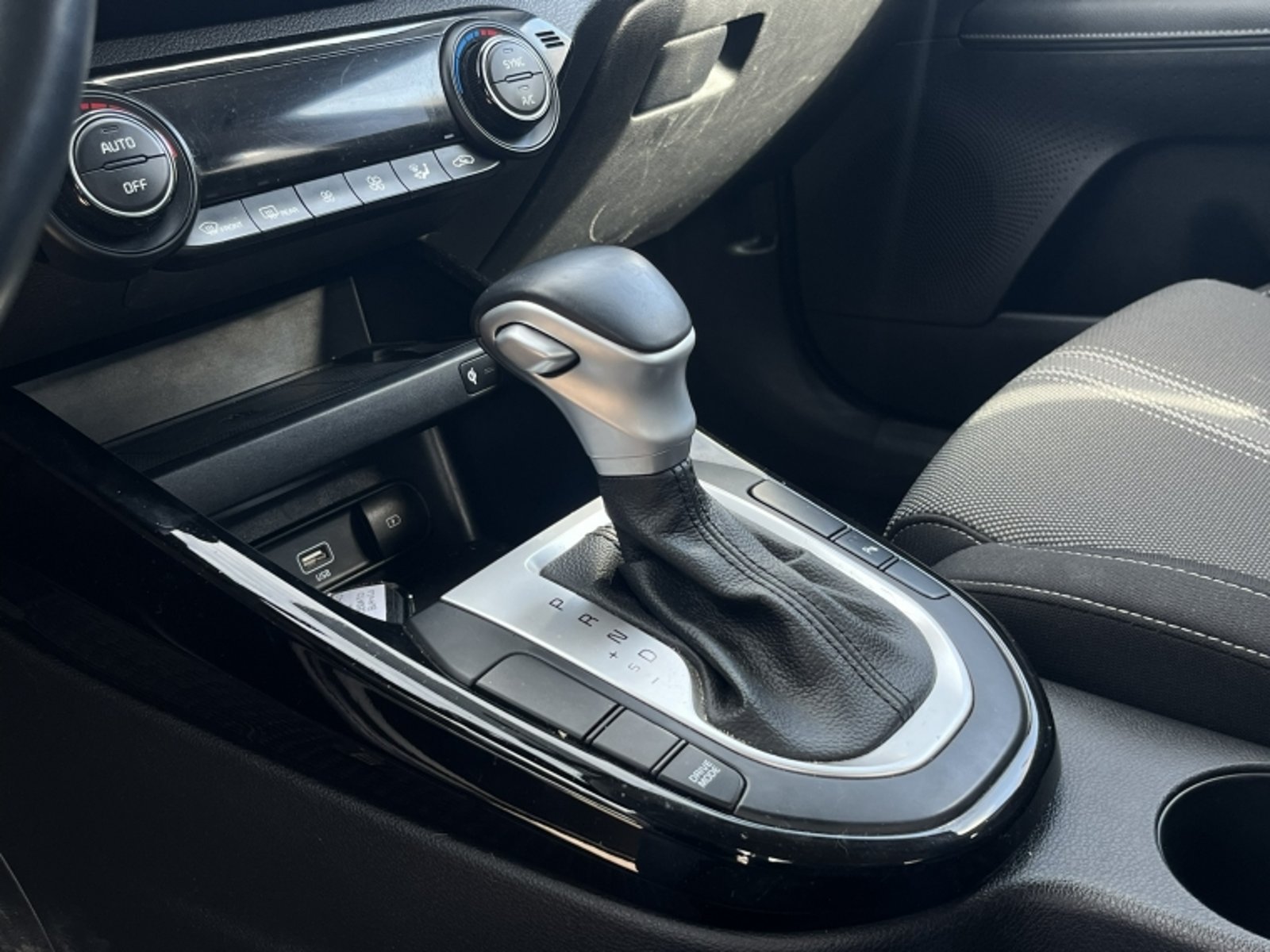 KIA CERATO EX 1.6L 6AT FULL 2022 - Imagen 15 de 20