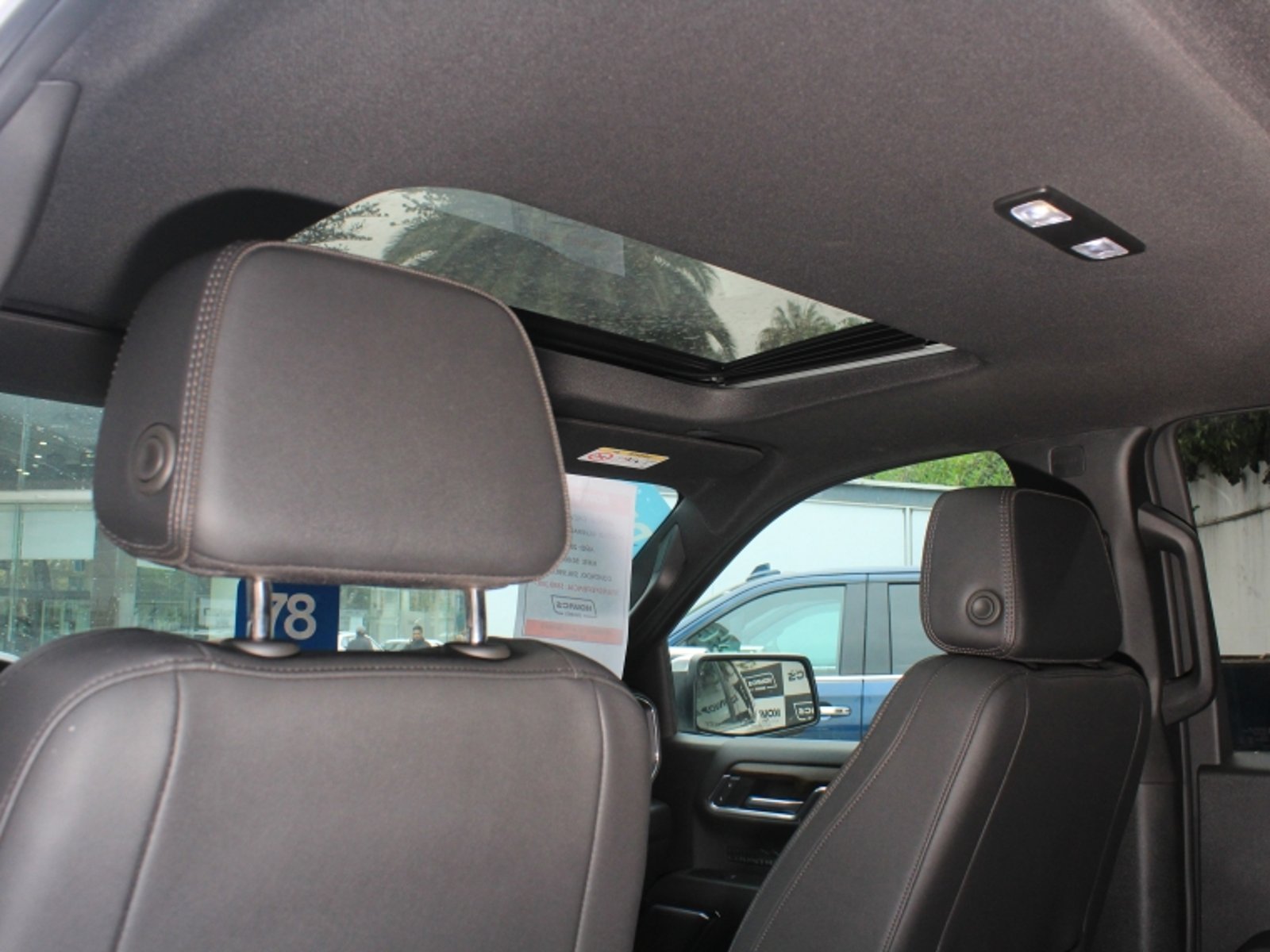 CHEVROLET SILVERADO 3.0 TD HIGH CONTRY AT 4X4 DIESEL 2025 - Imagen 12 de 20