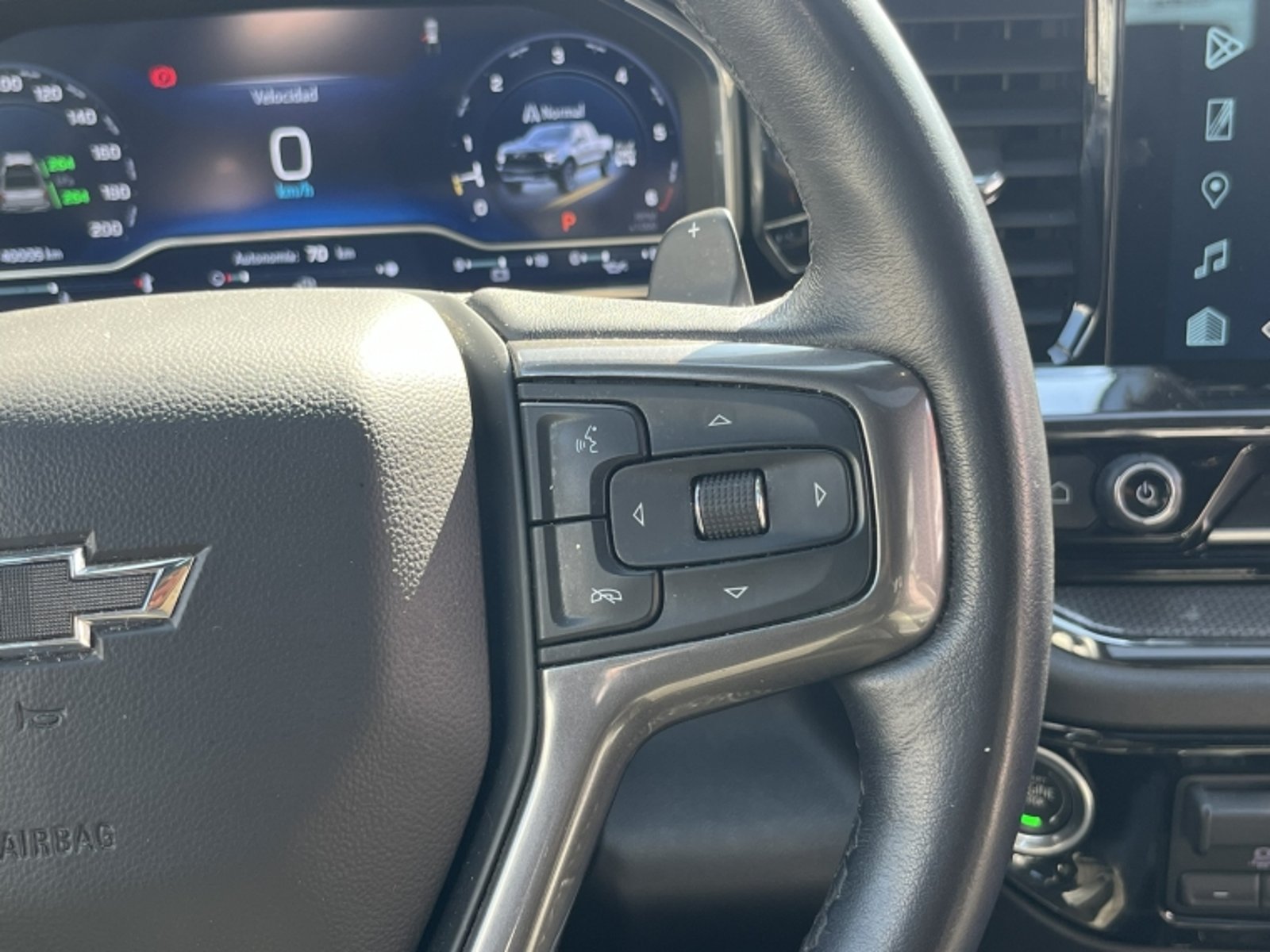 Chevrolet SILVERADO 6.2 ZR2 AT 4X4 2023 - Imagen 16 de 20