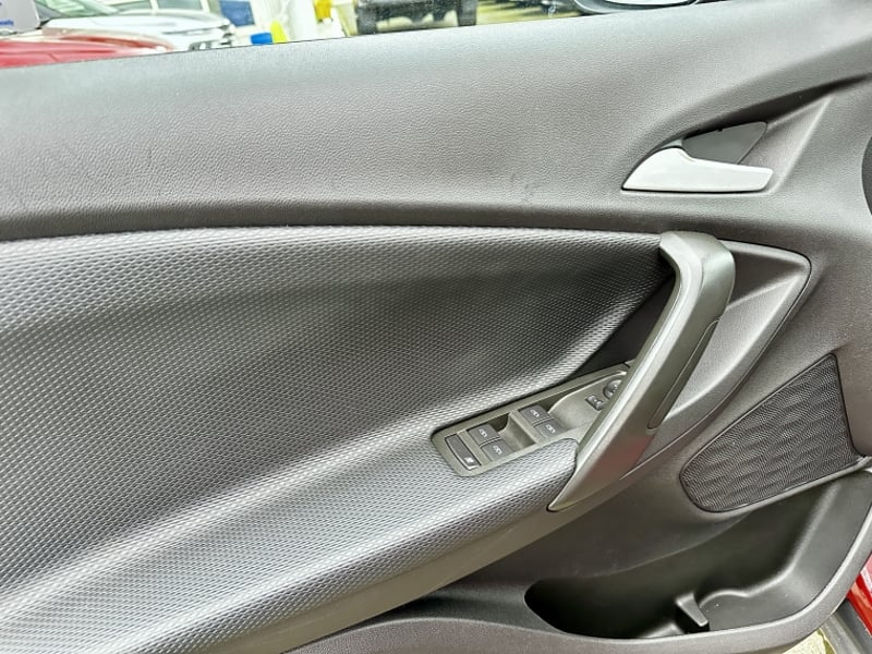 Chevrolet TRACKER 1.2T LTZ MT 2024 - Imagen 15 de 18