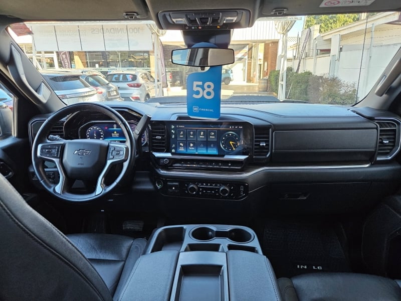 Chevrolet SILVERADO SILVERADO CC DCAB 4X4 5.3 AUT 2024 - Imagen 6 de 18