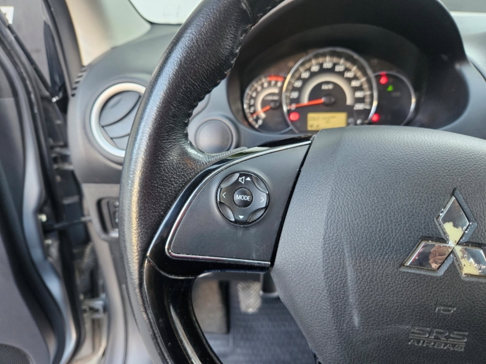 Mitsubishi MIRAGE 1.2  GLS MT 2018 - Imagen 16 de 17