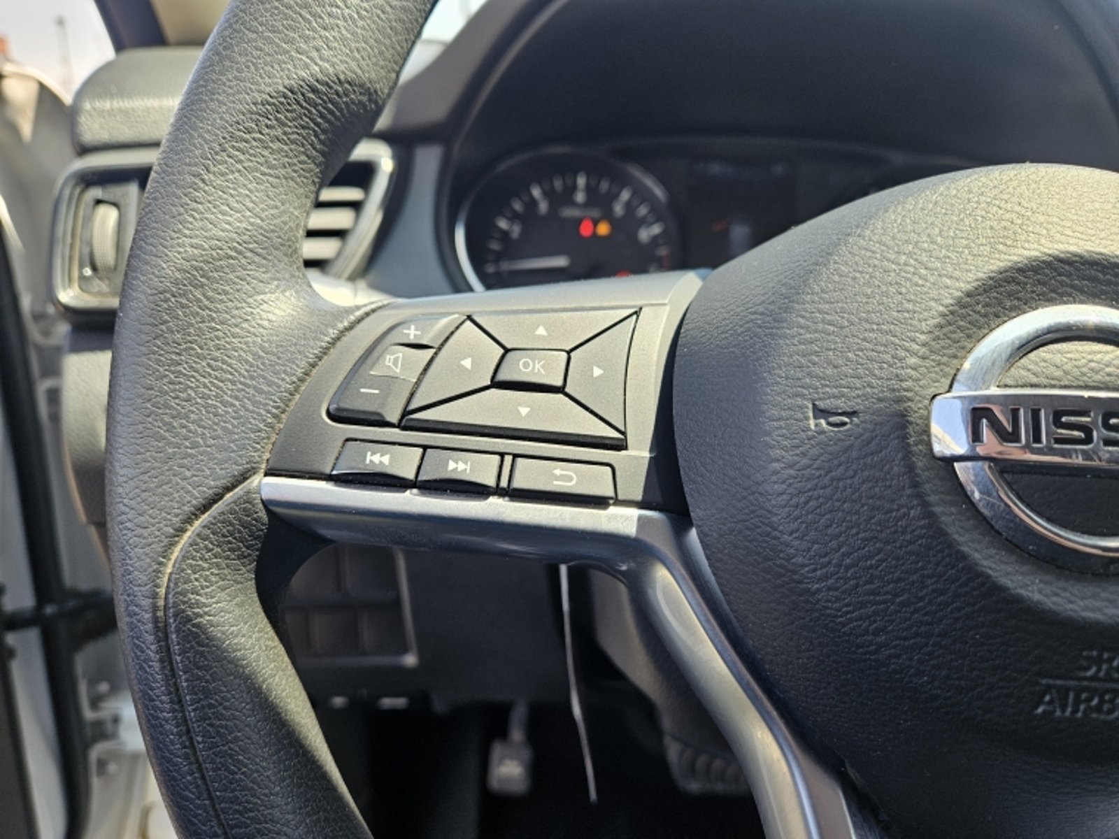 NISSAN X-TRAIL 2.5 SENSE 2ROW AT 4X2 2023 - Imagen 16 de 20