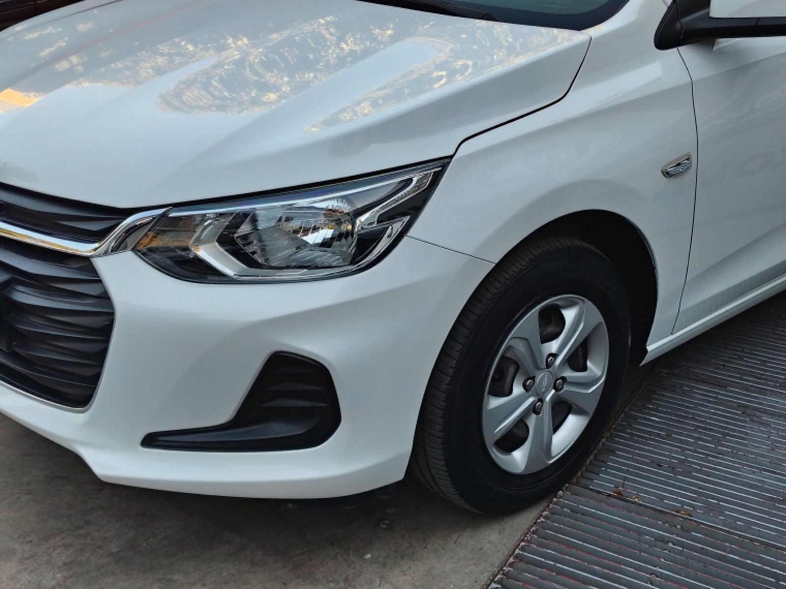 Chevrolet ONIX 1.0T LT MT 2023 - Foto 2 de 17