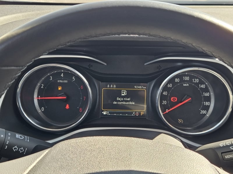 Chevrolet TRACKER PREMIER AT 1.2 2023 - Imagen 15 de 19