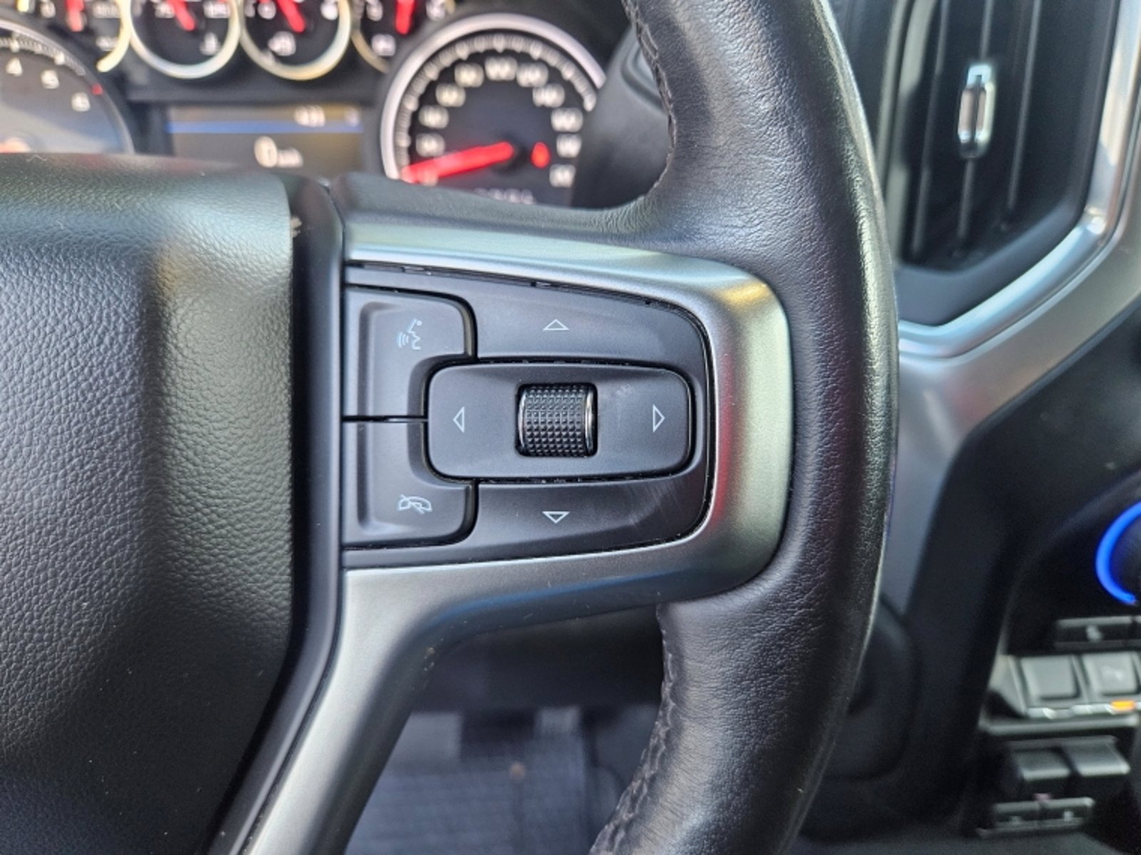 CHEVROLET SILVERADO 5.3 CC LT TB AT  4X4 2022 - Imagen 16 de 18